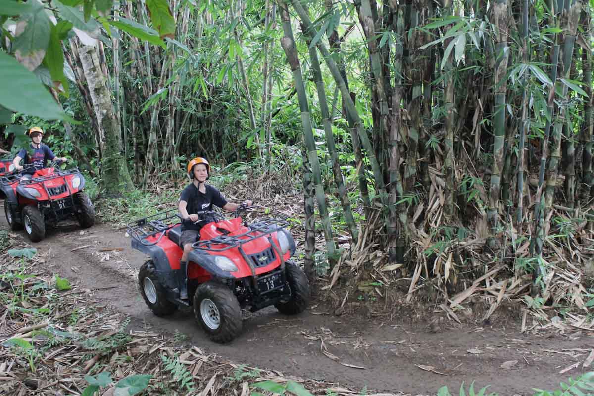 ATV ( Single )SURYA ADVENTURE introduces to you Bali at its
rustic natural best. BACK TO NATURE AND LET’S HAVE FUN is our motto - to
stimulate and to encourage everyone to appreciate nature. BAL
