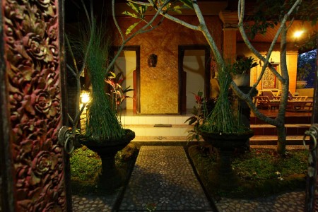 Located amidst Ubud's rice fields, Pondok Permata Homestay is a 20-minute walk from Ubud Palace and 
