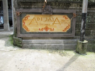 Centrally located in Ubud, Adi Jaya Cottages is set amidst forest and hills. A 5-minute drive from t
