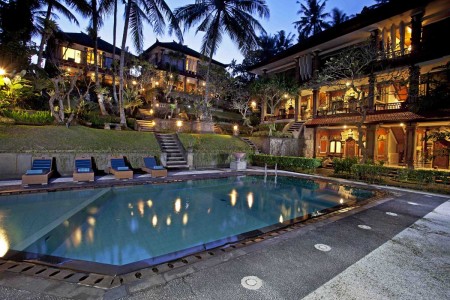 Artini 3 cottages is so tranquil and very comfortable bali hotel located in the midst of rice field 